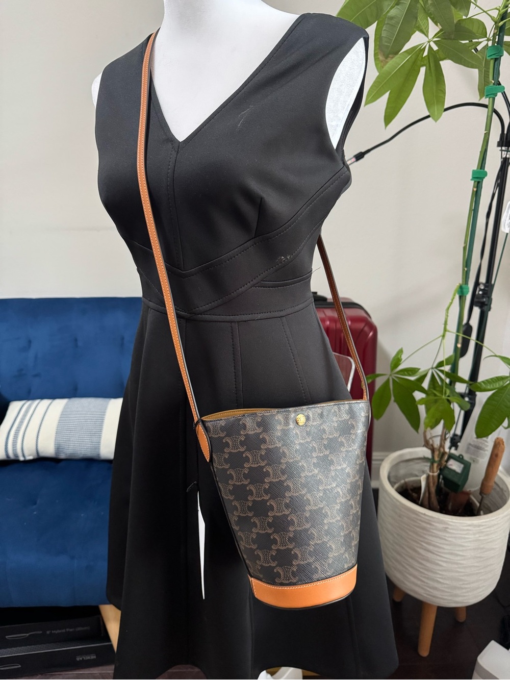 Celine Mini Bucket Bag - Picture 6 of 6